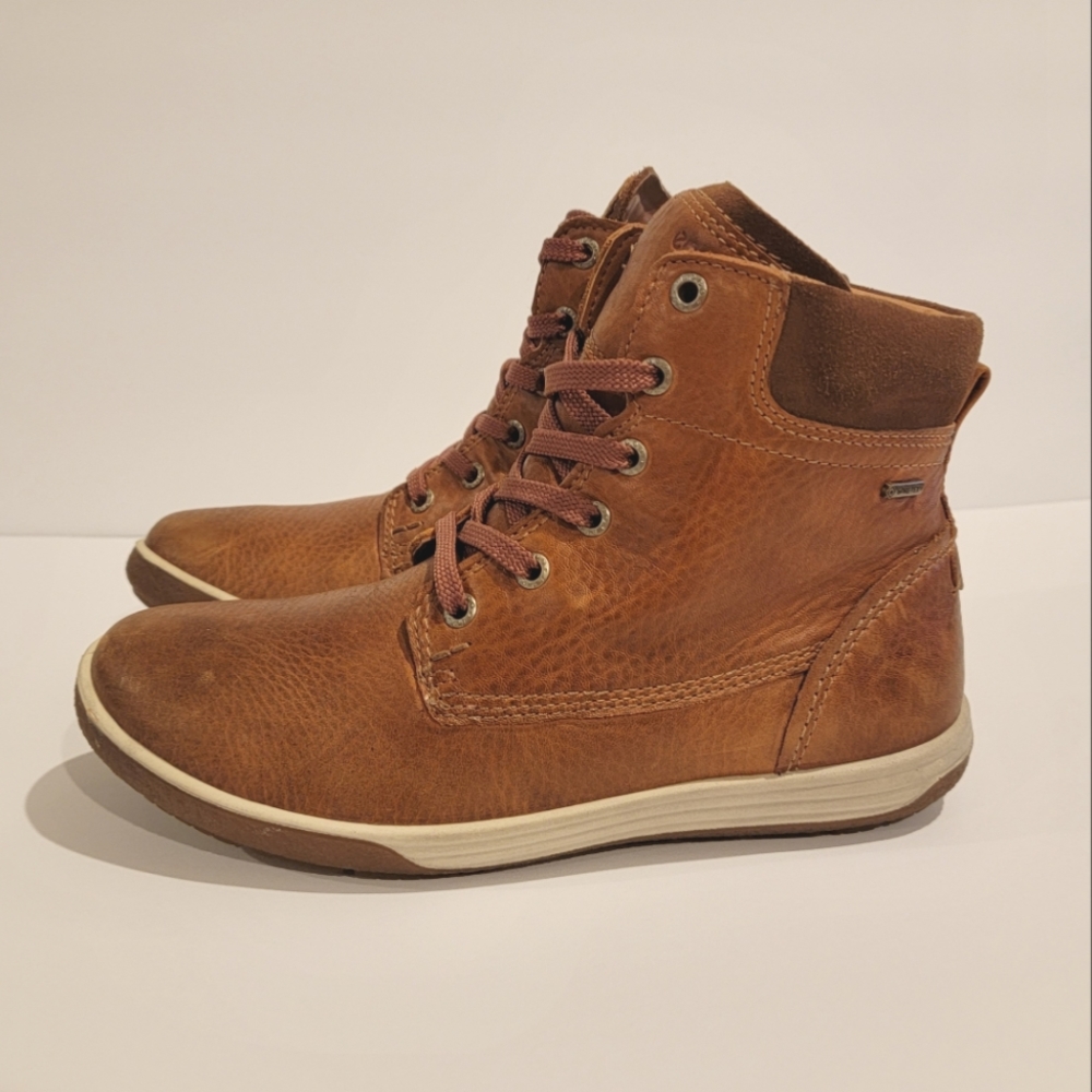 Ecco Womens Lace Up Ankle Boots Gorgeous Waterproof womens boots size 38 Leather